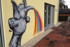 Elefant und Regenbogen