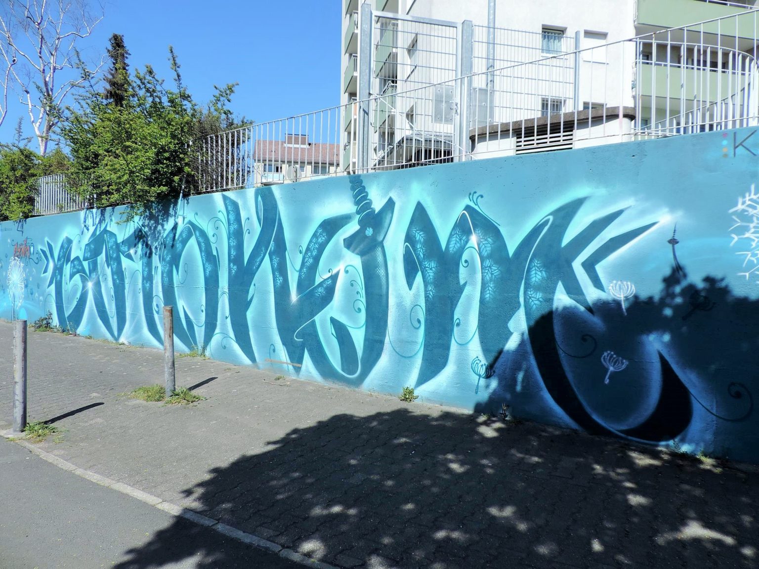 Ginnheim, Hügelstraße, Korn Liegenschaften 2021 photo: vagabundler.com