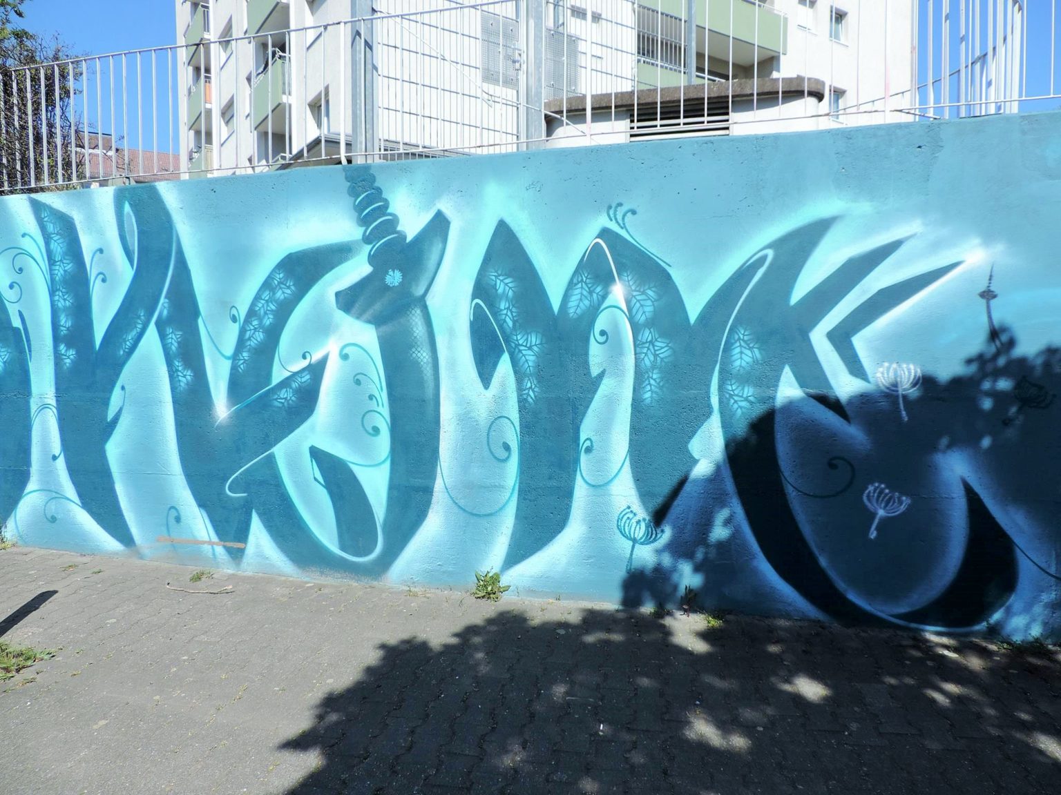 Ginnheim, Hügelstraße, Korn Liegenschaften 2021 photo: vagabundler.com