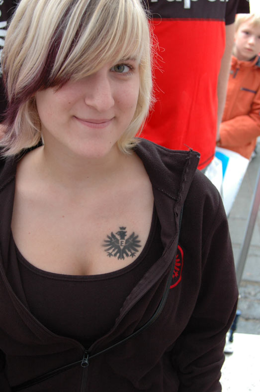 Eintracht Frankfurt Live Street Art Airbrushing, Bundesliga Saisonauftakt, Waldstadion für FNP Frankfurter Neue Presse, 2010