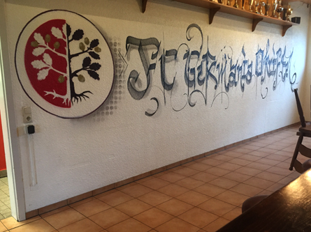 Freestyle entworfene und freihand gesprühte Kalligrafie FC Germania Okriftel, Vereinsheim 2020