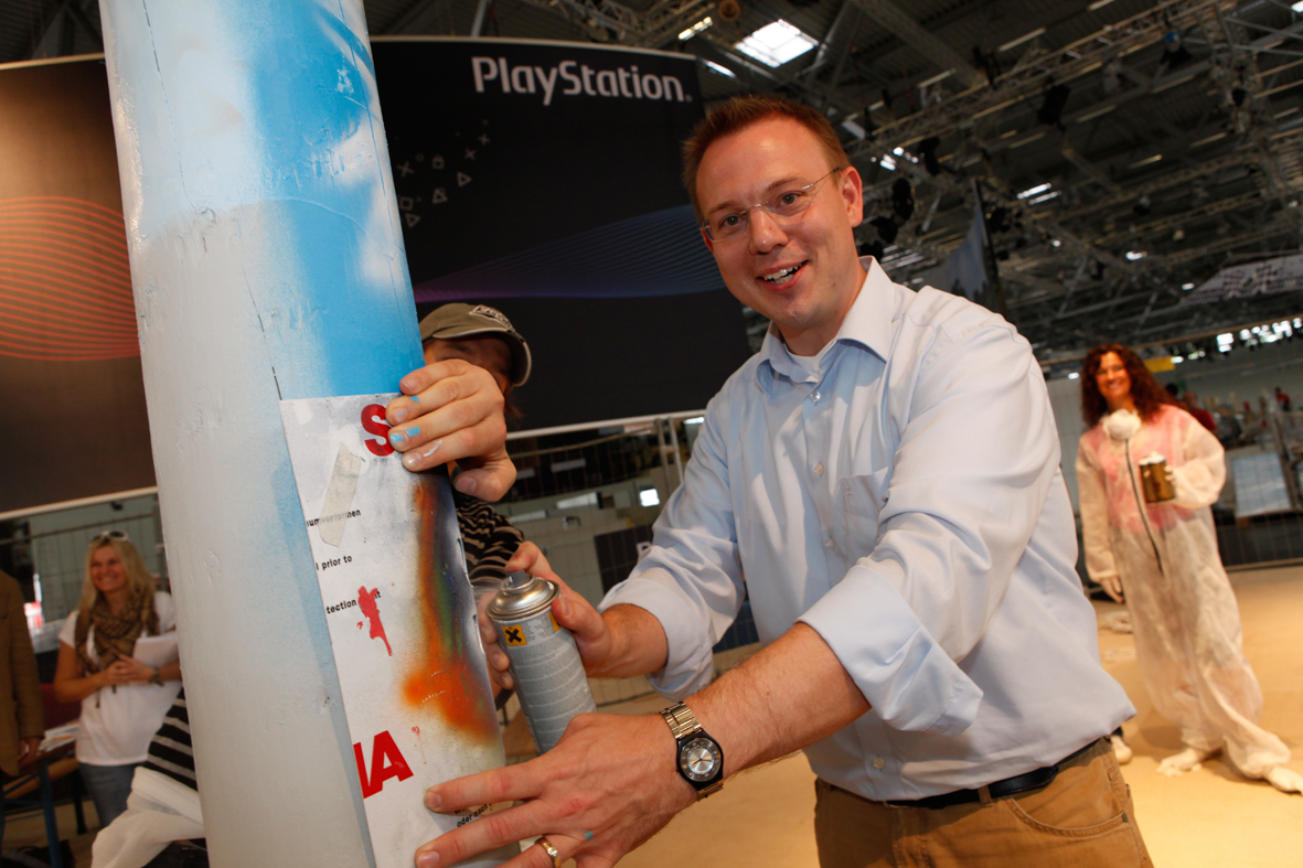 Hella von Sinnen Graffiti Workshop GamesCom Köln 2009