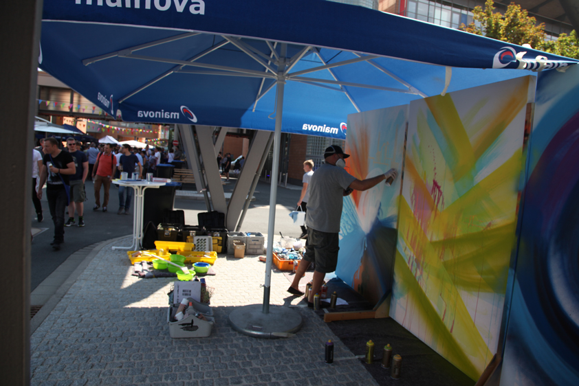 Live Graffiti Urban Art on canvas fo the employee party of Mainova 2018.