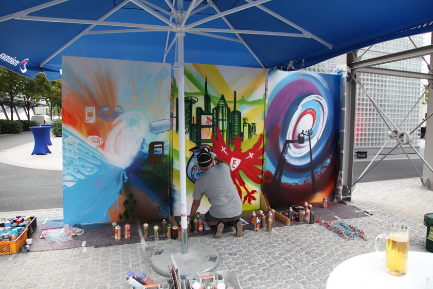 Live Graffiti Urban Art on canvas fo the employee party of Mainova 2018.
