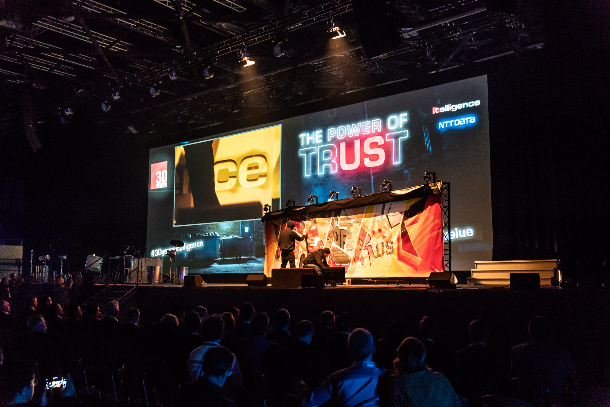 itelligence Graffiti Urban Art performance on stage, Mitsubishi hall Düsseldorf, germany 2019