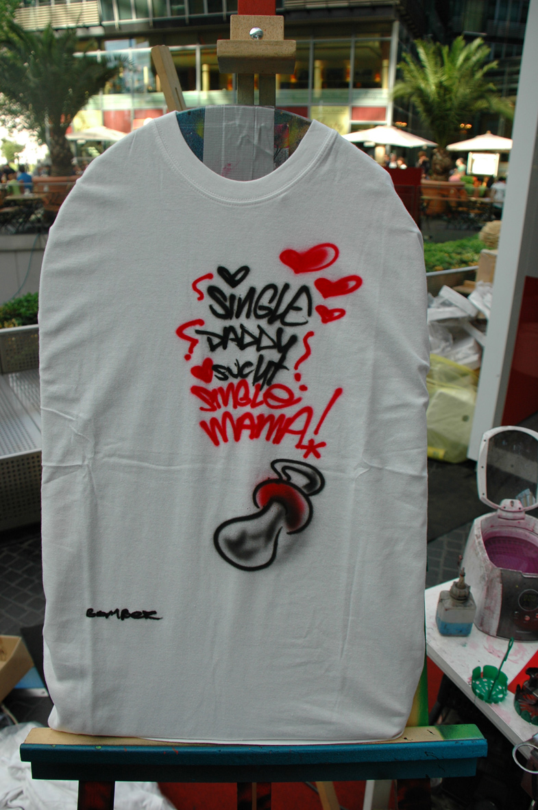 Single. Live Street Art Airbrushing für SEAT © SONY Center Potsdamer Platz, 2012