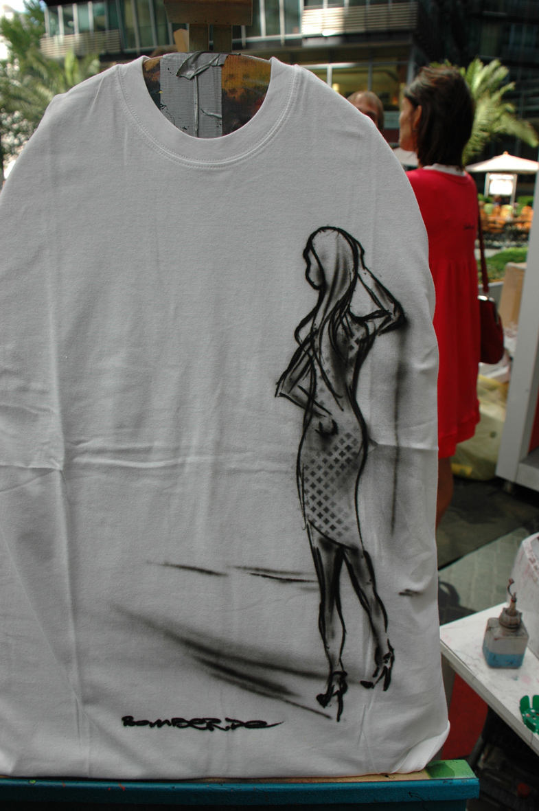 waiting. Live Street Art Airbrushing für SEAT © SONY Center Potsdamer Platz, 2012