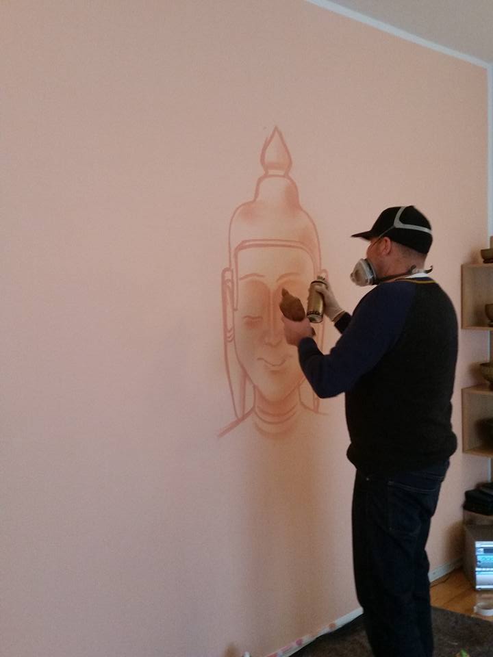 spraying Buddha smiling, Yoga Zentrum Hofheim, 2016
