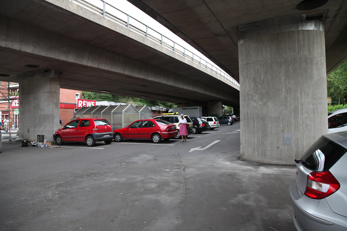 Rosa Luxemburg Brücke Frankfurt-Ginnhiem Graffiti Art-Street Art by Bomber, 2016